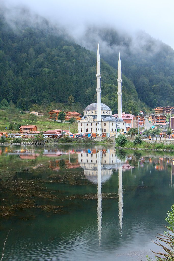 02-Uzungöl Mosque.jpg